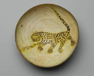 Bowl depicting a cheetah